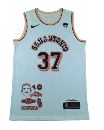 Charles Oliveira X San Antonio Spurs